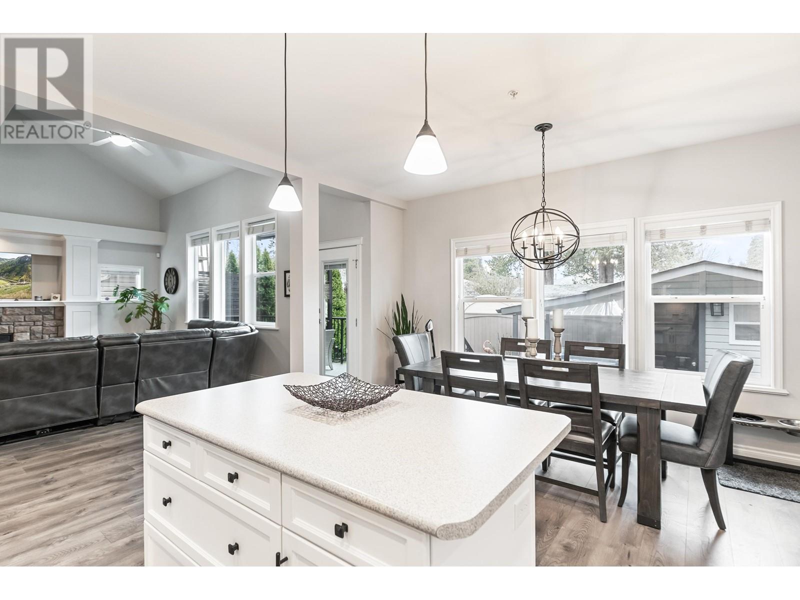 118 21868 Lougheed Highway, Maple Ridge, British Columbia  V2X 2S4 - Photo 6 - R2992677
