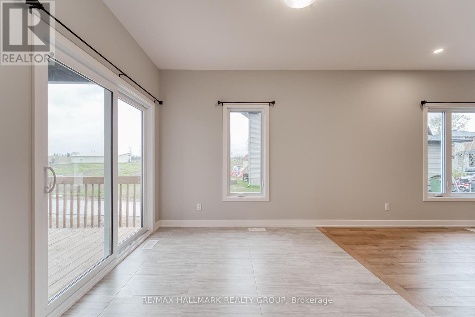 310 Zakari Street, Casselman, Ontario  K0A 1M0 - Photo 11 - X12176409