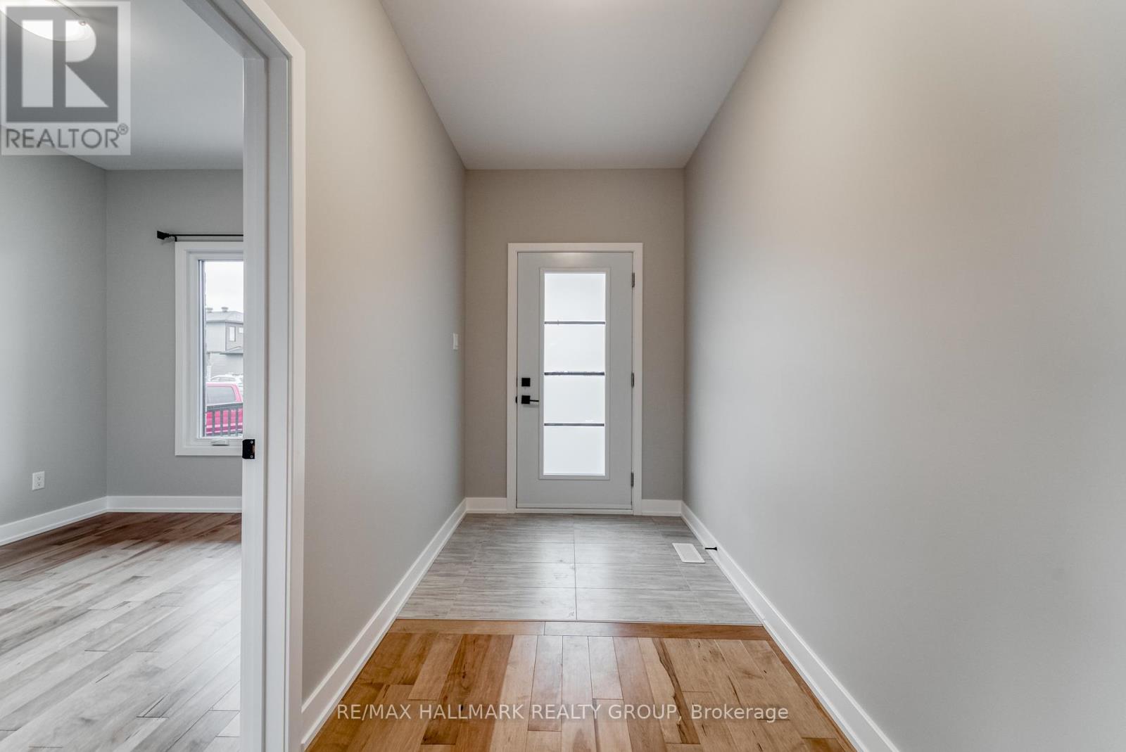 310 Zakari Street, Casselman, Ontario  K0A 1M0 - Photo 3 - X12176409