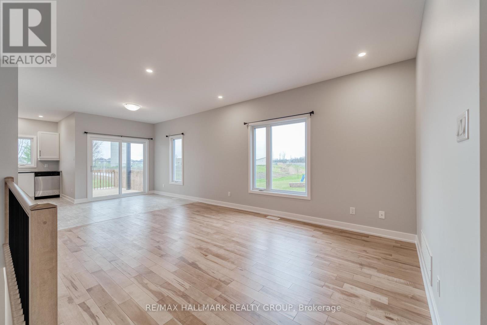 310 Zakari Street, Casselman, Ontario  K0A 1M0 - Photo 7 - X12176409