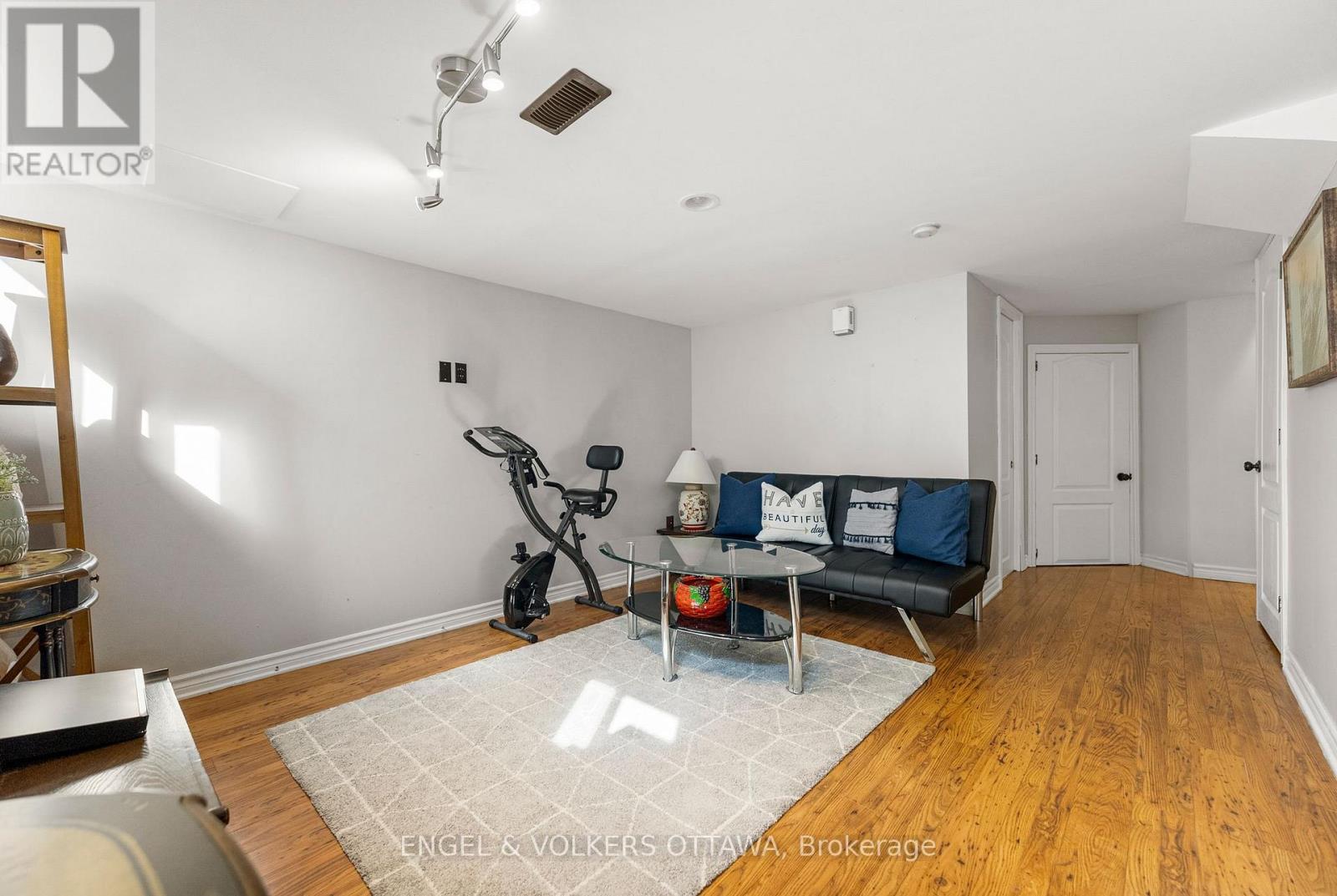 8 Crampton Drive, Carleton Place, Ontario  K7C 4P9 - Photo 27 - X12176497