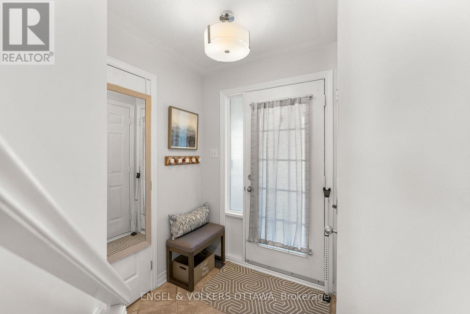 8 Crampton Drive, Carleton Place, Ontario  K7C 4P9 - Photo 4 - X12176497