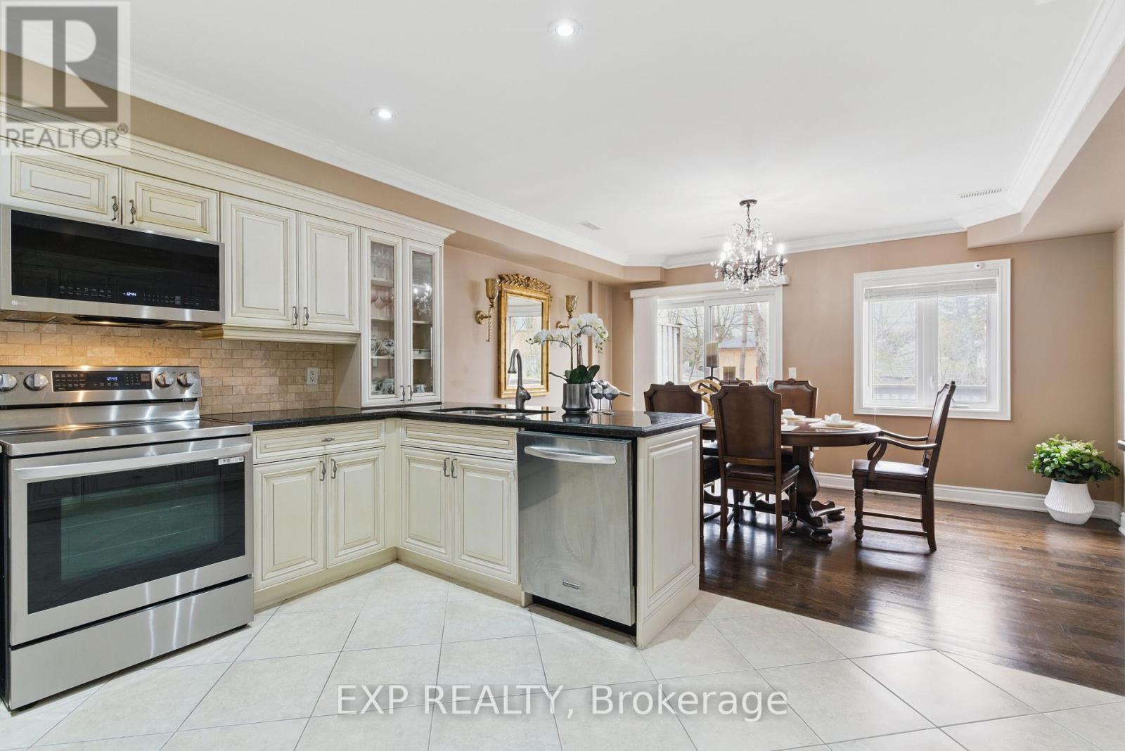 4444 Bathurst Street, Toronto, Ontario  M3H 3S2 - Photo 10 - C12176144