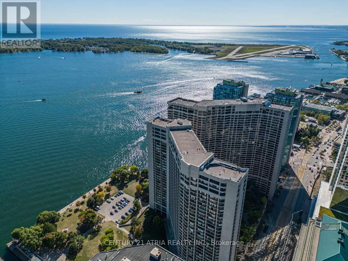 1401 - 65 Harbour Square, Toronto, Ontario  M5J 2L4 - Photo 1 - C12176192