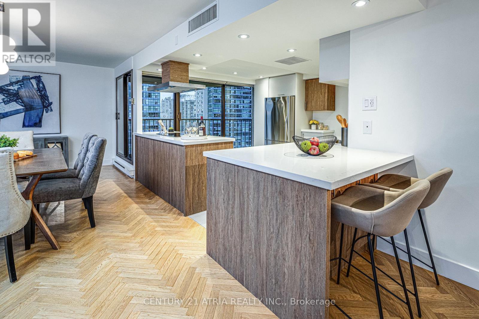 1401 - 65 Harbour Square, Toronto, Ontario  M5J 2L4 - Photo 12 - C12176192