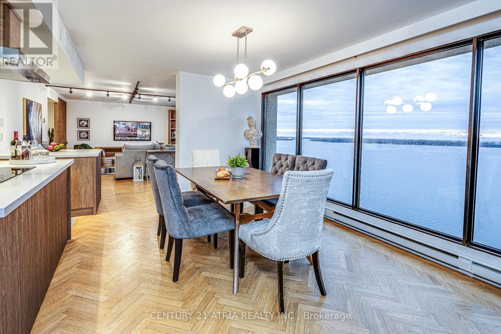 1401 - 65 Harbour Square, Toronto, Ontario  M5J 2L4 - Photo 15 - C12176192