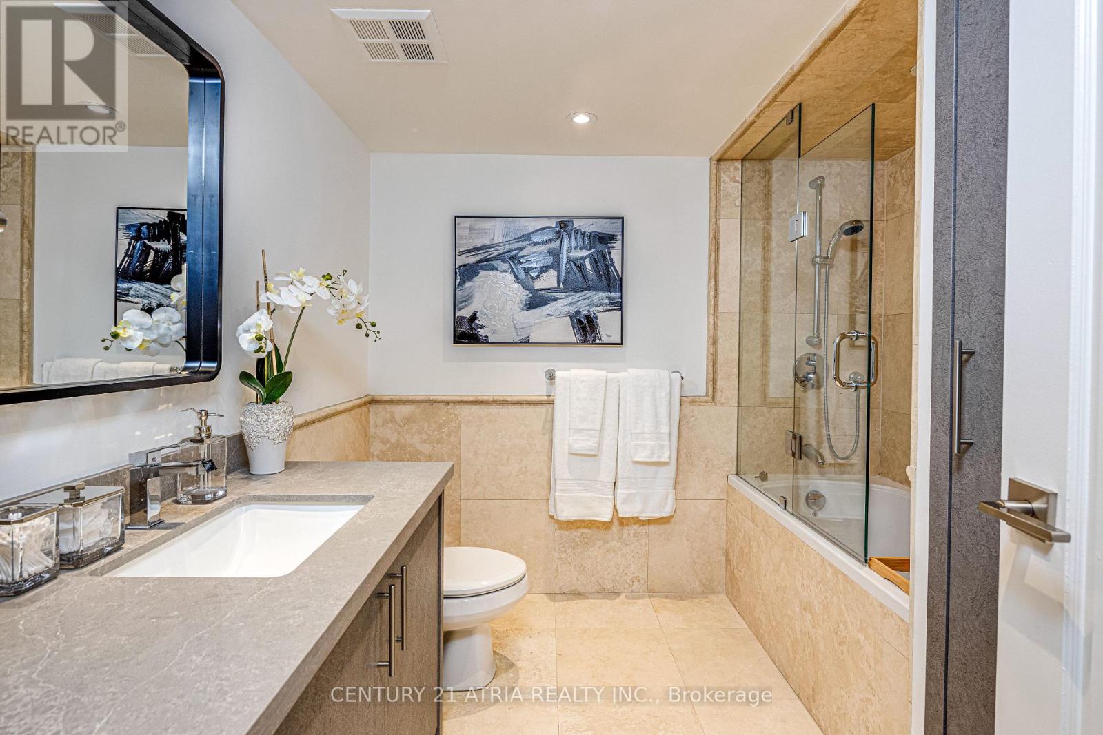 1401 - 65 Harbour Square, Toronto, Ontario  M5J 2L4 - Photo 22 - C12176192