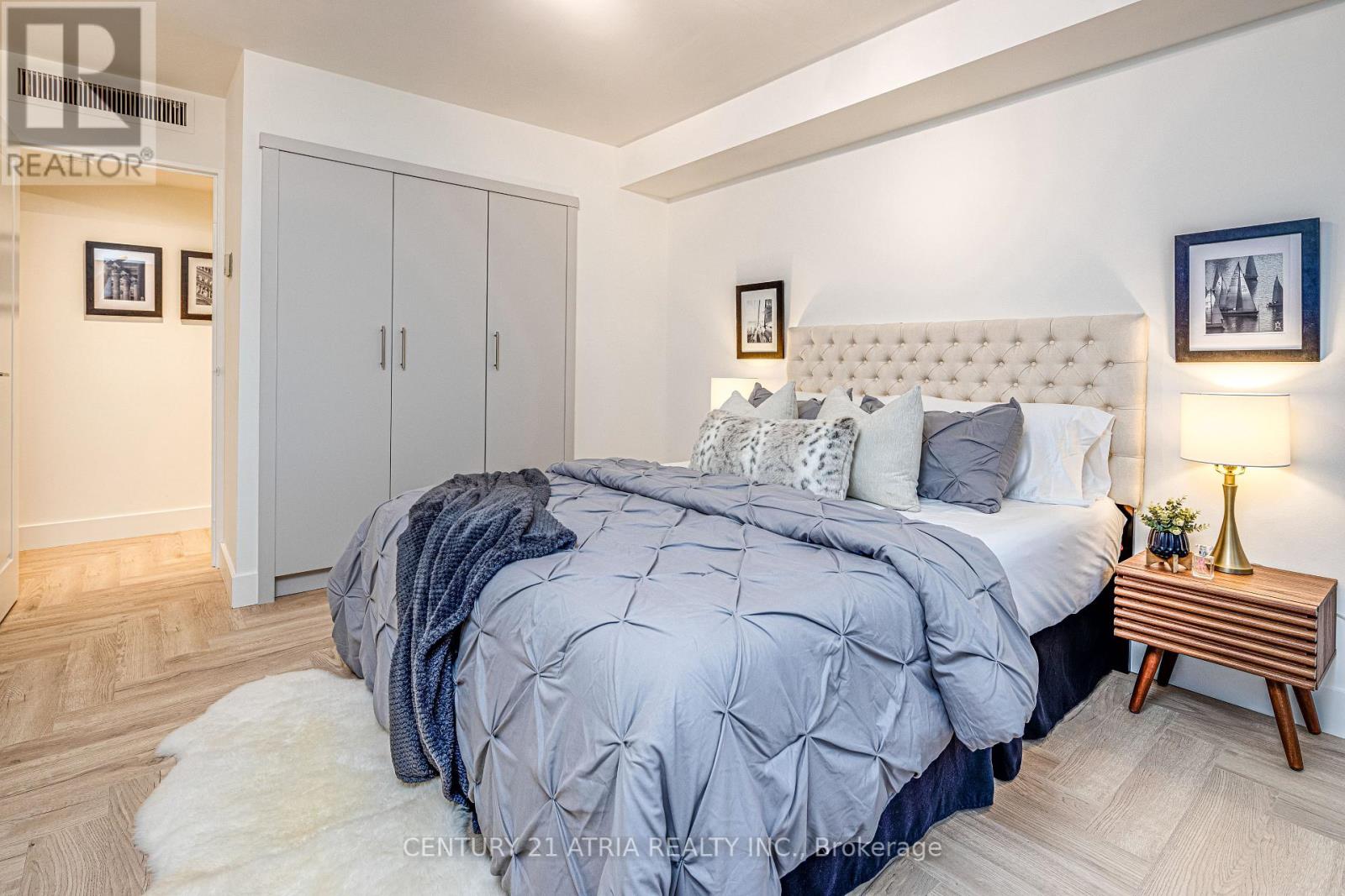 1401 - 65 Harbour Square, Toronto, Ontario  M5J 2L4 - Photo 24 - C12176192