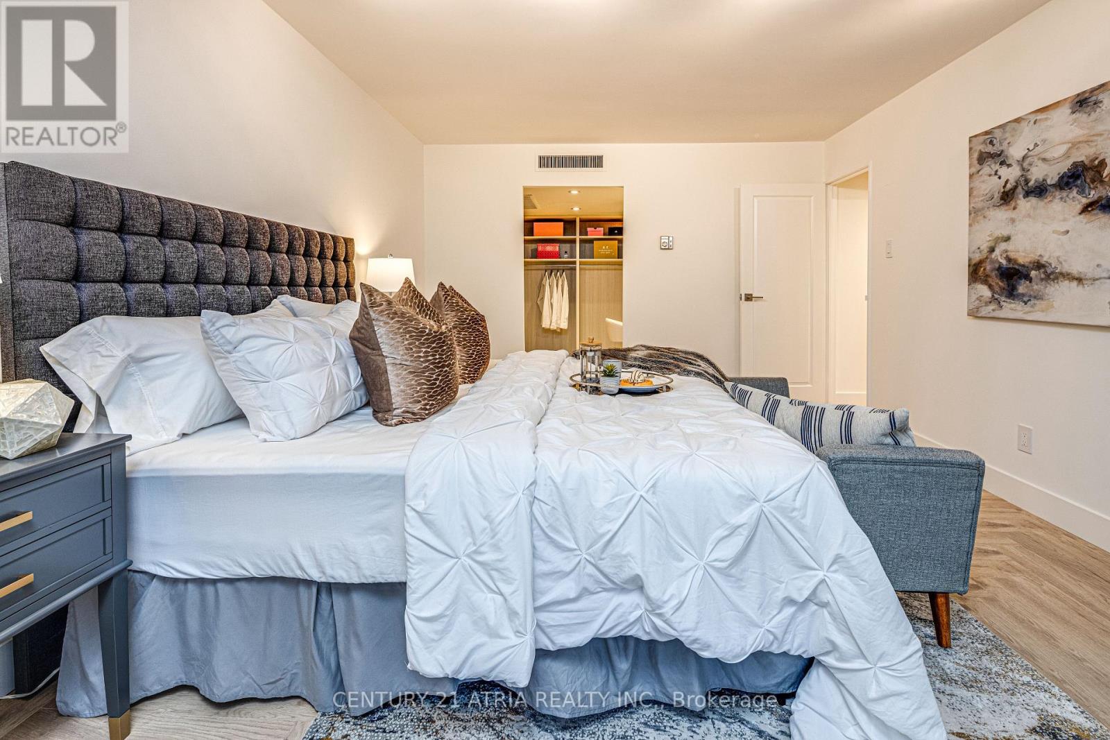 1401 - 65 Harbour Square, Toronto, Ontario  M5J 2L4 - Photo 26 - C12176192