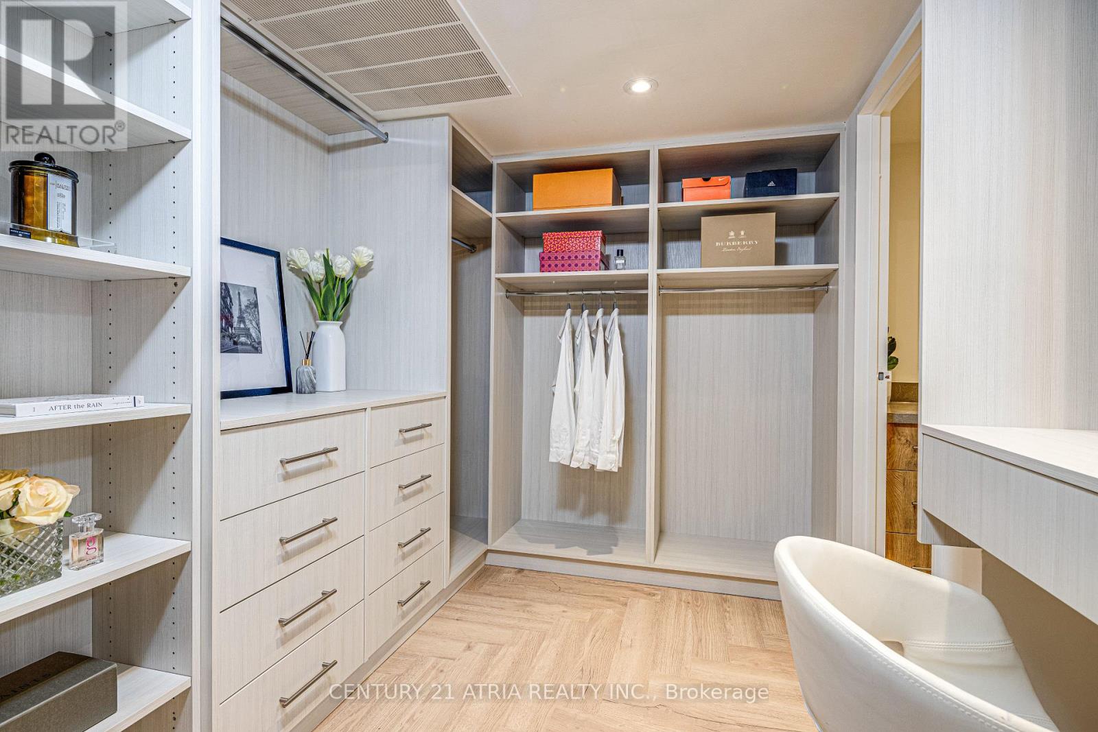 1401 - 65 Harbour Square, Toronto, Ontario  M5J 2L4 - Photo 27 - C12176192
