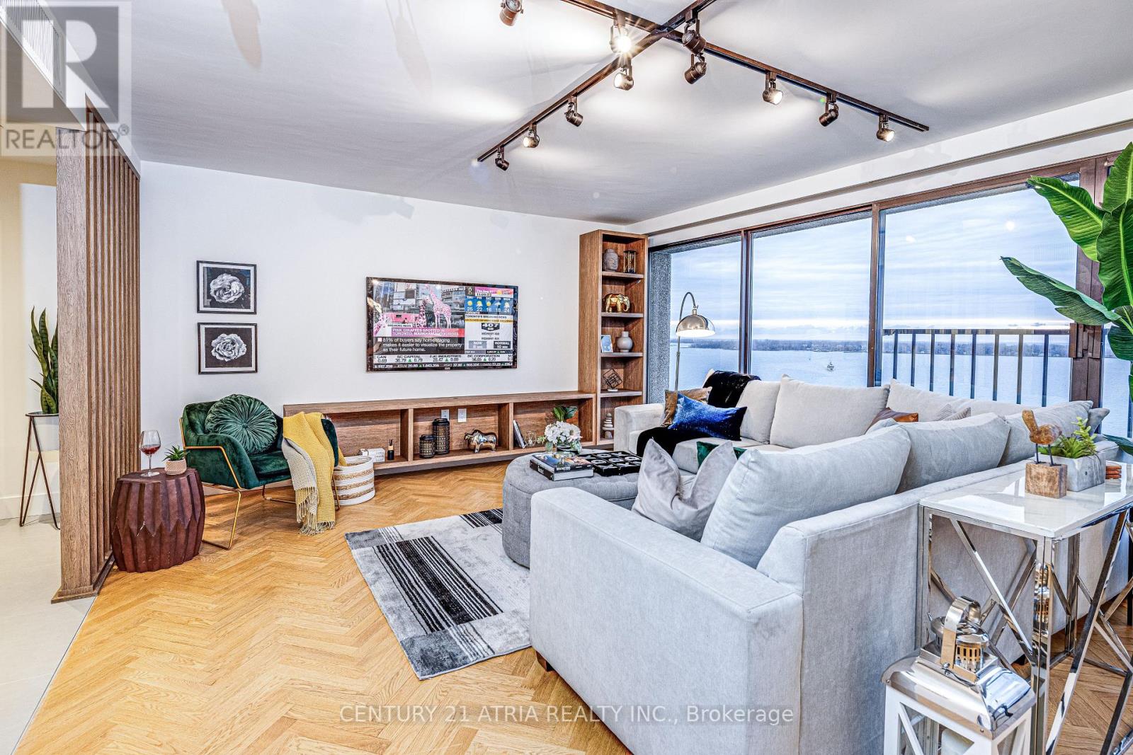 1401 - 65 Harbour Square, Toronto, Ontario  M5J 2L4 - Photo 7 - C12176192