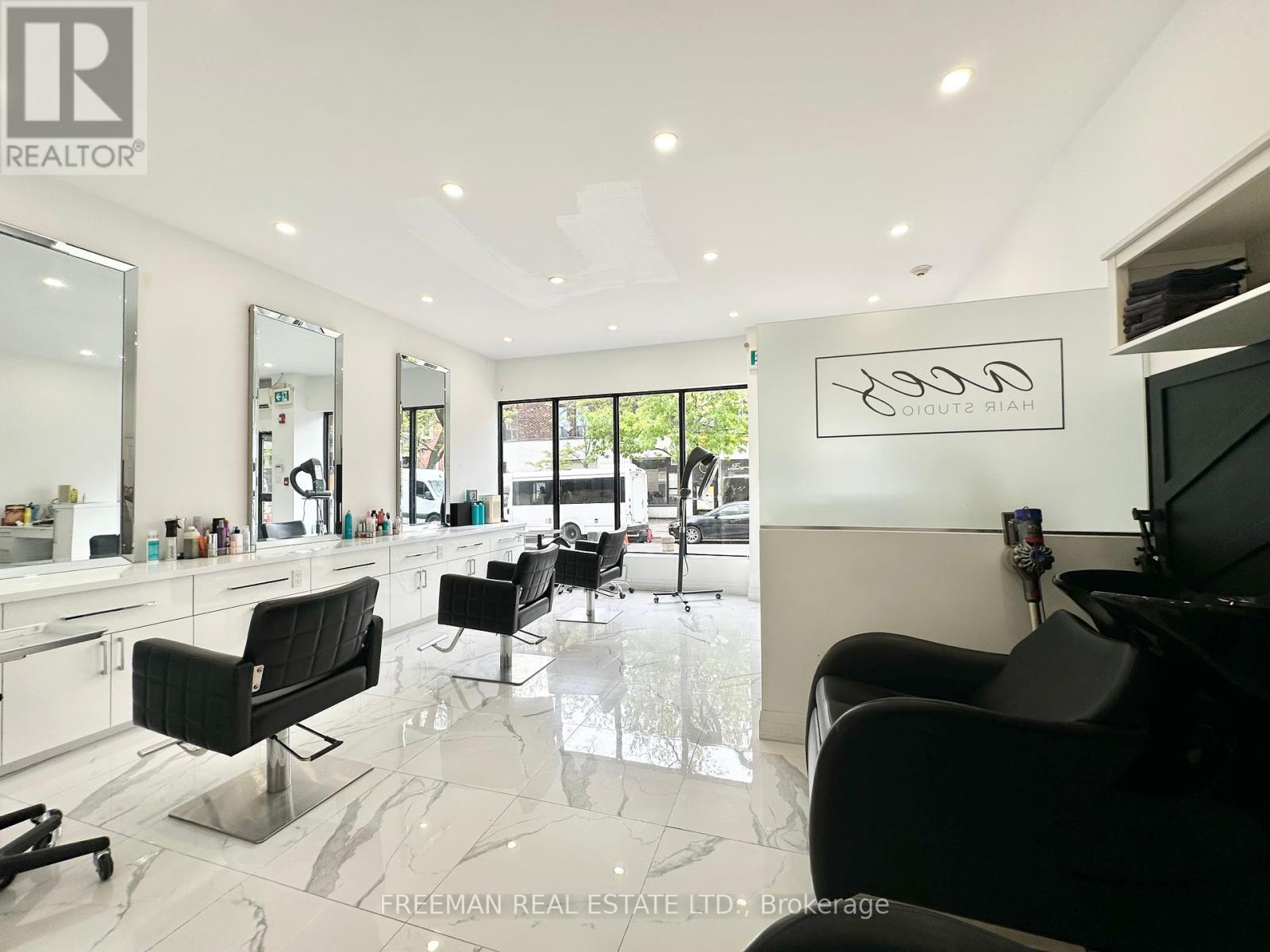 430 St. Clarens Avenue, Toronto, Ontario  M6H 3W3 - Photo 16 - C12176218