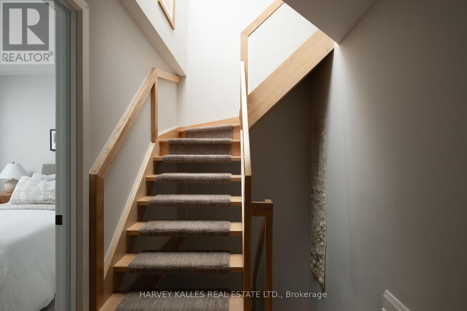 26 Mcmaster Avenue, Toronto, Ontario  M4V 1A9 - Photo 19 - C12176278