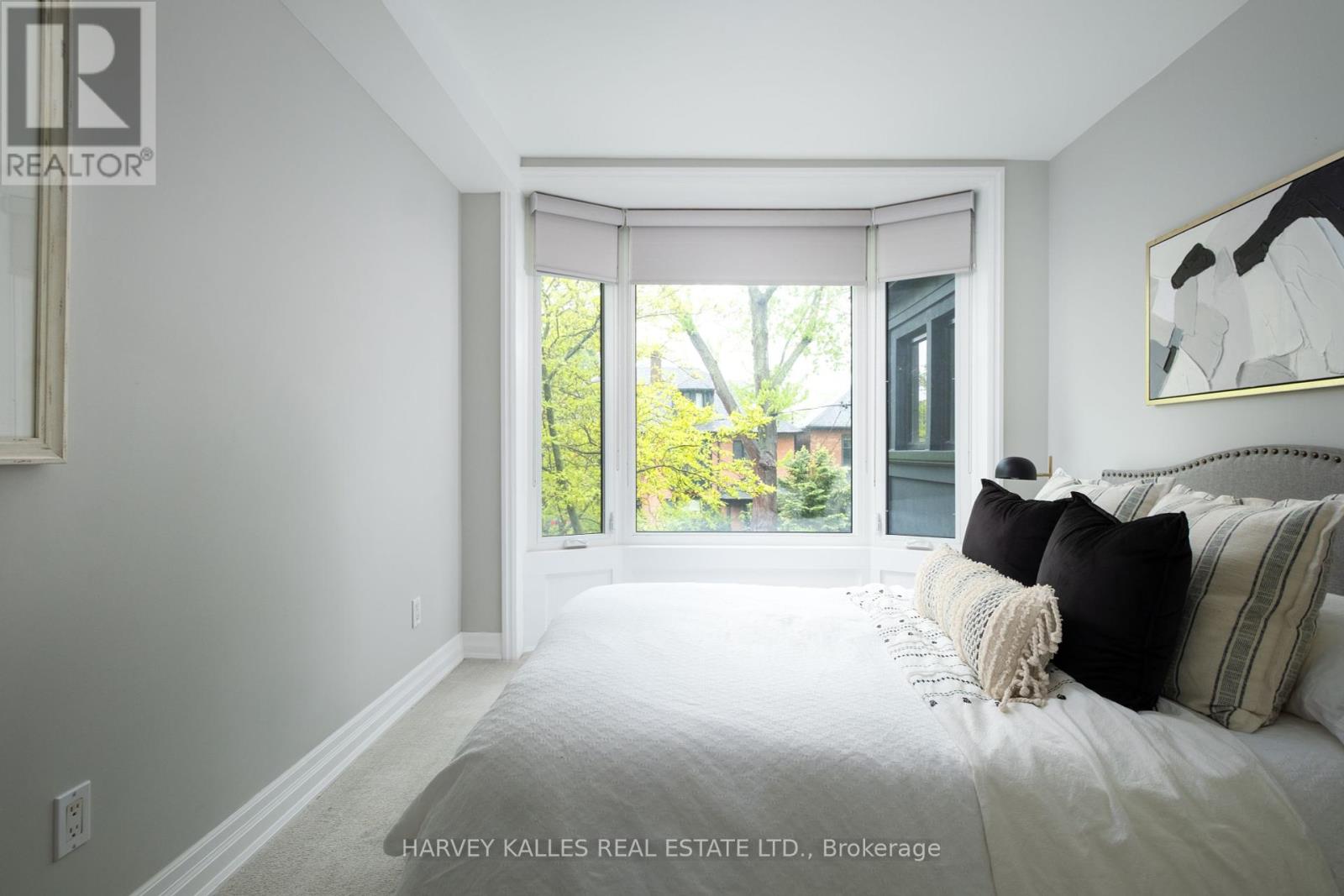 26 Mcmaster Avenue, Toronto, Ontario  M4V 1A9 - Photo 29 - C12176278