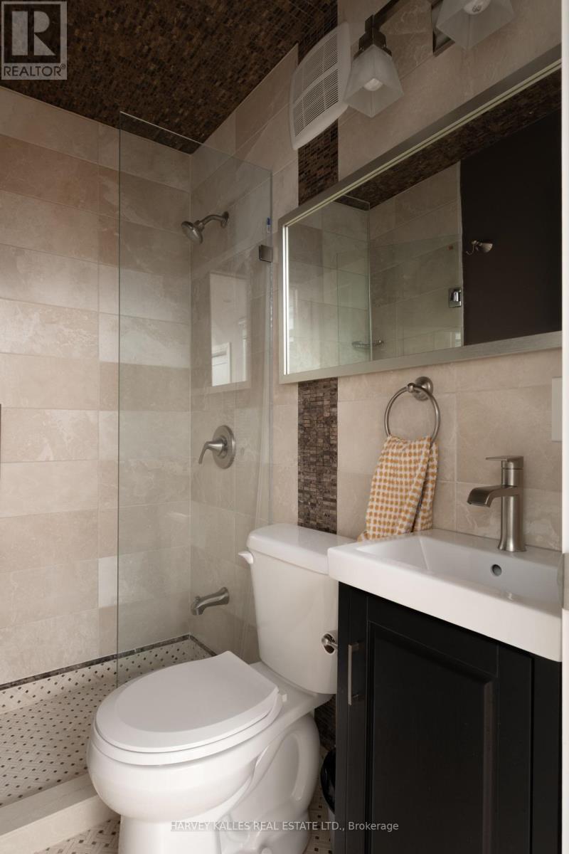 26 Mcmaster Avenue, Toronto, Ontario  M4V 1A9 - Photo 38 - C12176278