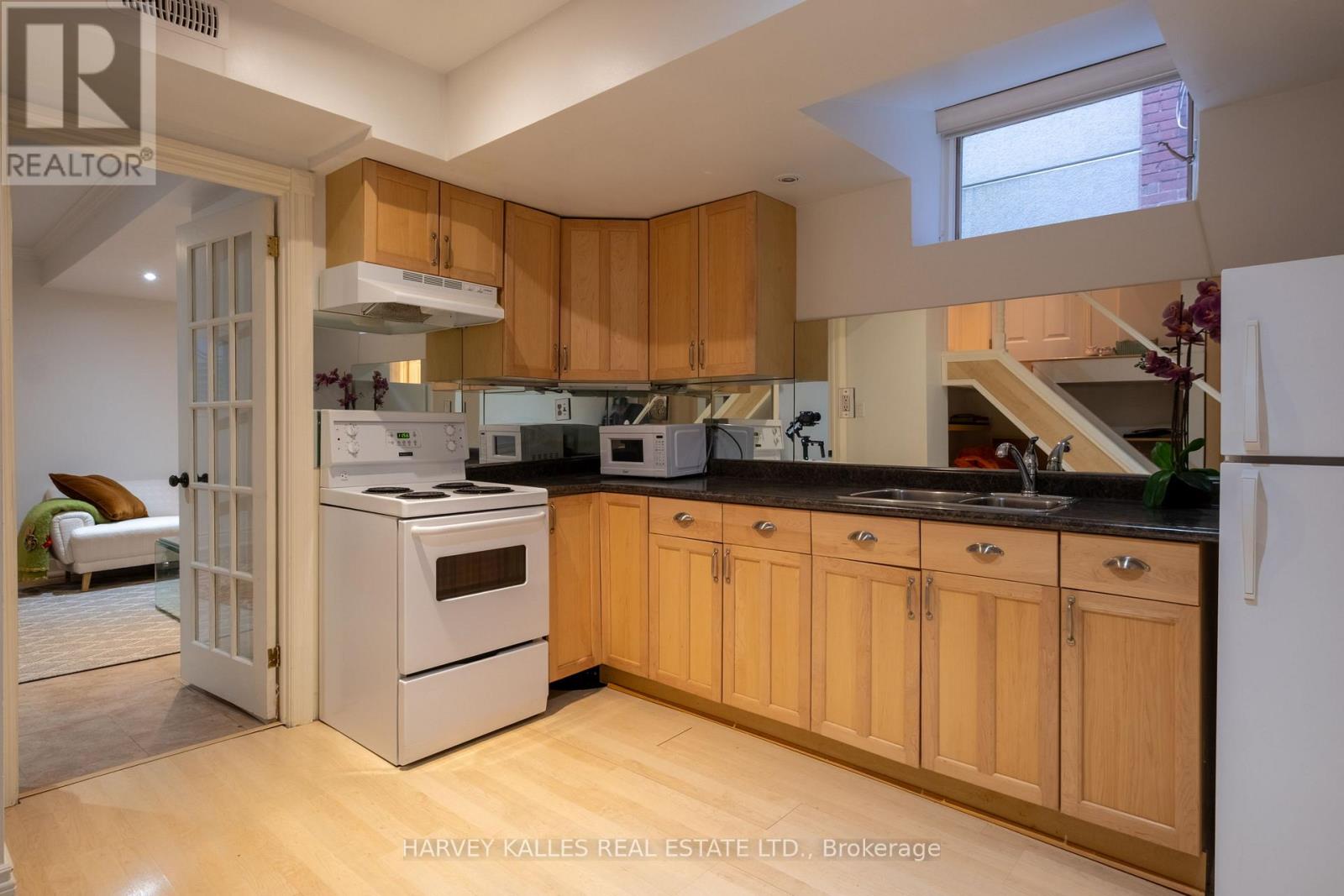 26 Mcmaster Avenue, Toronto, Ontario  M4V 1A9 - Photo 41 - C12176278