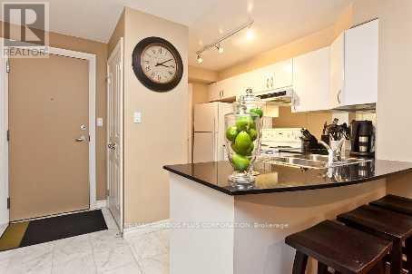 501 - 801 BAY STREET, Toronto, Ontario