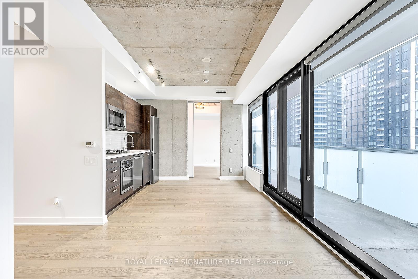 2201 - 11 Charlotte Street, Toronto, Ontario  M5V 0M6 - Photo 11 - C12176326