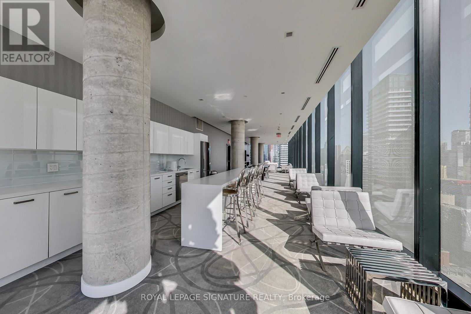 2201 - 11 Charlotte Street, Toronto, Ontario  M5V 0M6 - Photo 43 - C12176326