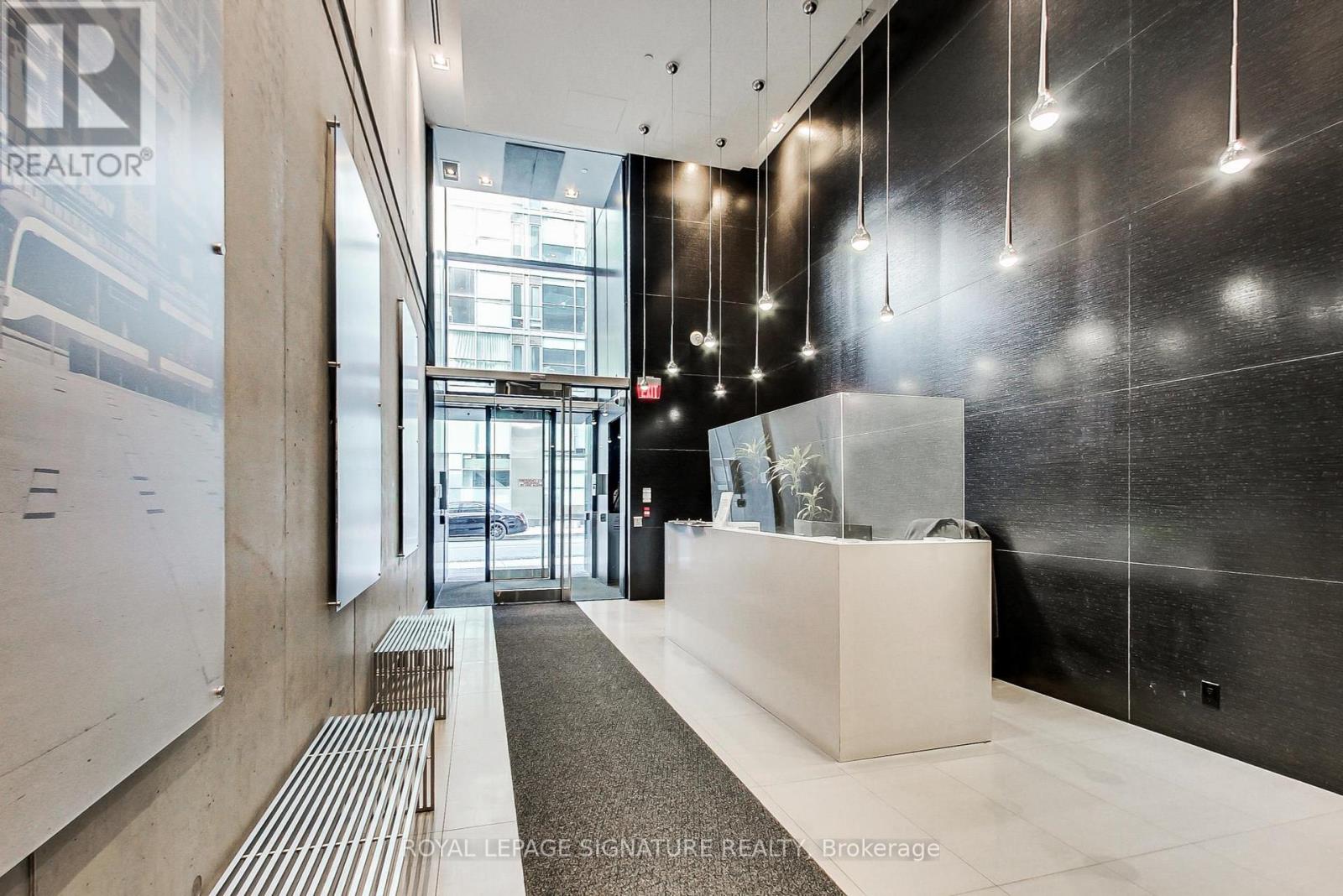 2201 - 11 Charlotte Street, Toronto, Ontario  M5V 0M6 - Photo 46 - C12176326