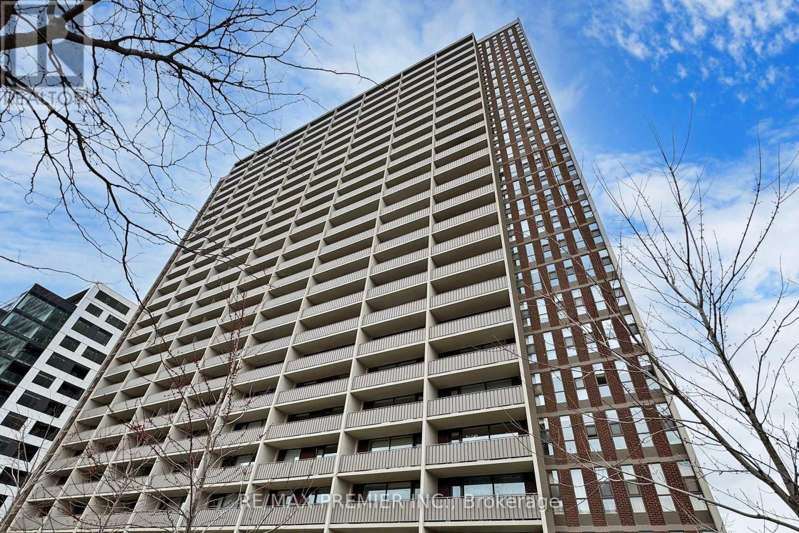 804 - 666 Spadina Avenue, Toronto, Ontario  M5S 2H8 - Photo 2 - C12176355