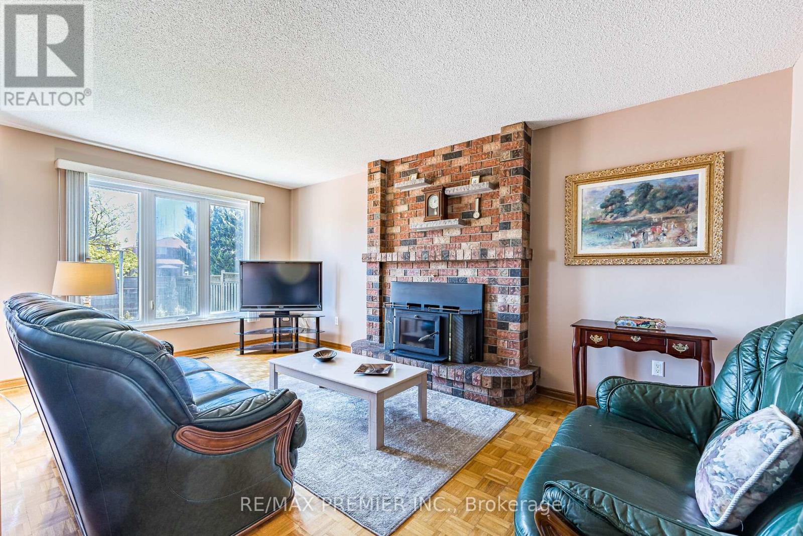 18 Mathewson Street, Vaughan, Ontario  L6A 1B6 - Photo 8 - N12176080