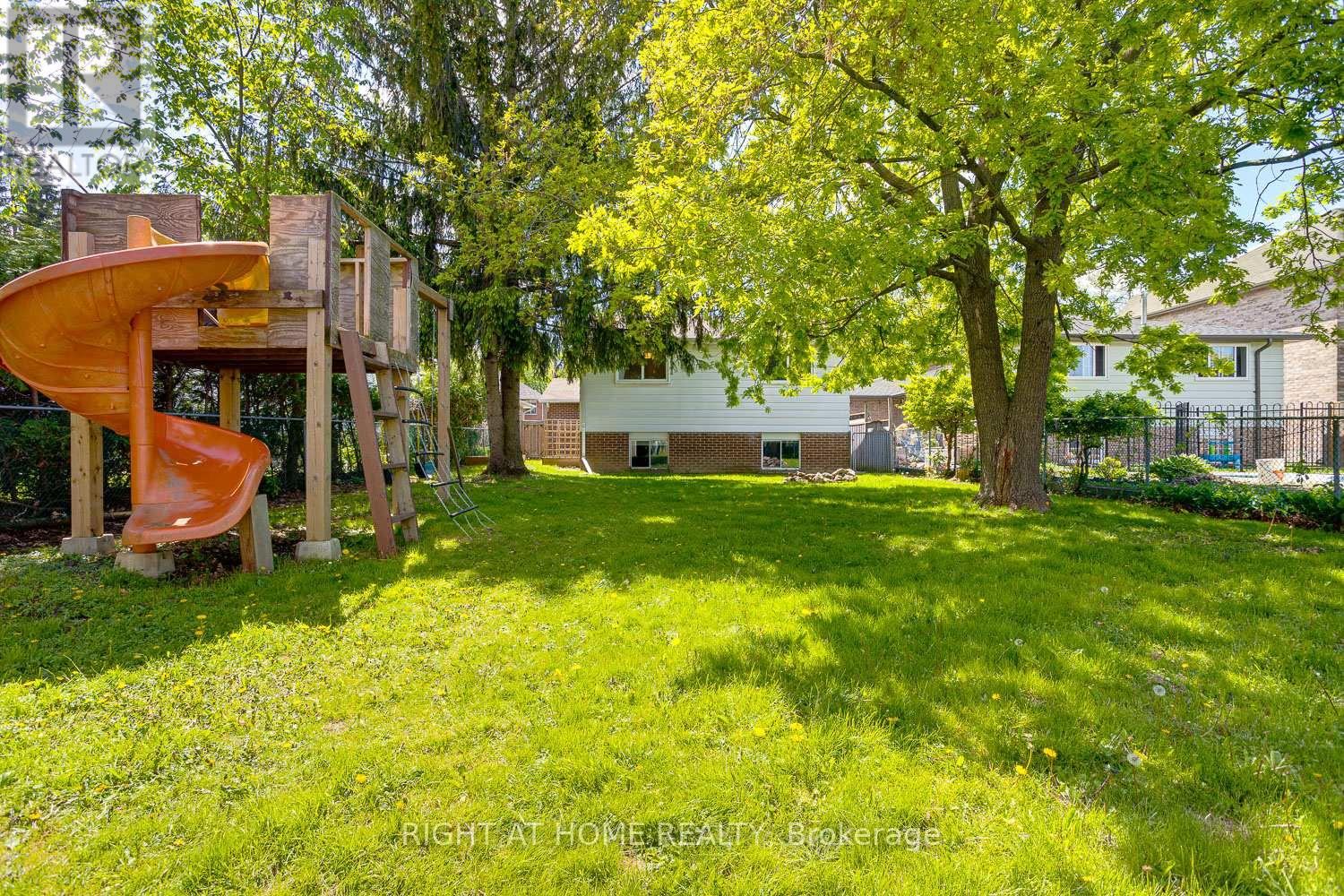 21 Cemetery Lane, Whitchurch-Stouffville, Ontario  L4A 6B2 - Photo 22 - N12176086