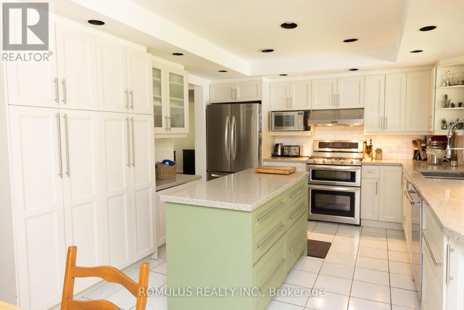 75 Oak Lea Circle, Markham, Ontario  L3P 3M3 - Photo 4 - N12176130
