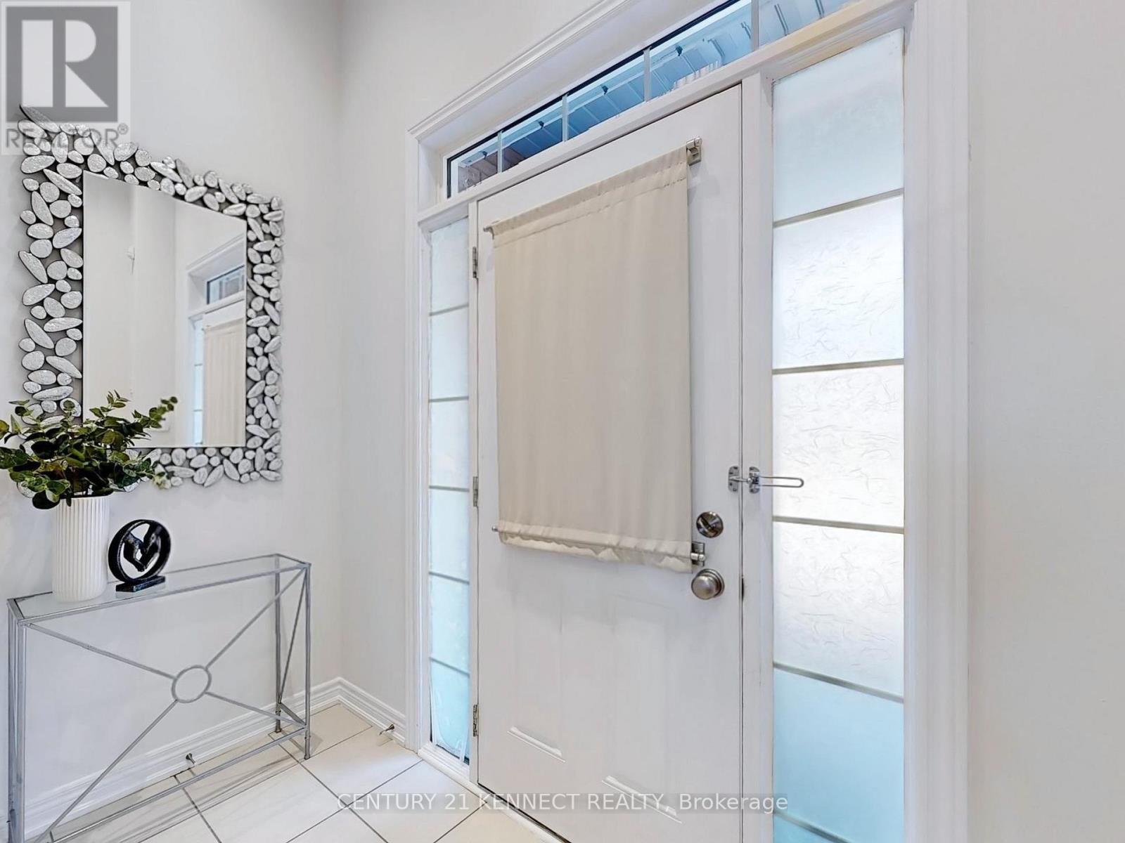 144 Memon Place, Markham, Ontario  L6E 0R9 - Photo 3 - N12176132