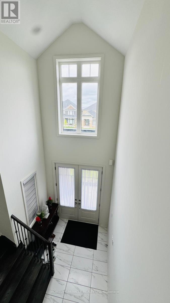 58 Sandhill Crescent, Adjala-Tosorontio, Ontario  L0G 1W0 - Photo 4 - N12176155