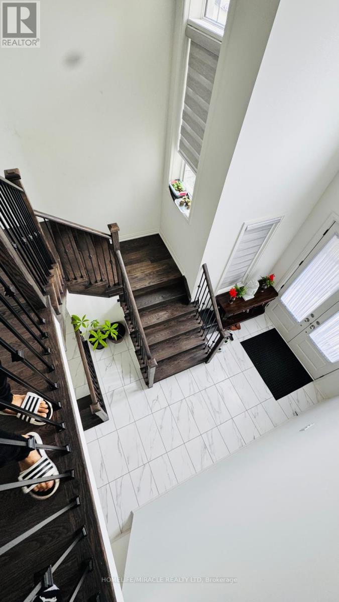 58 Sandhill Crescent, Adjala-Tosorontio, Ontario  L0G 1W0 - Photo 7 - N12176155