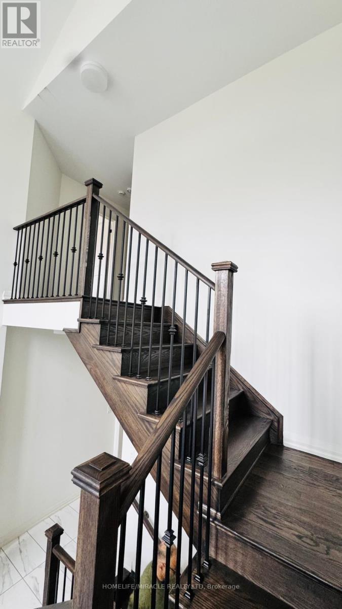 58 Sandhill Crescent, Adjala-Tosorontio, Ontario  L0G 1W0 - Photo 9 - N12176155