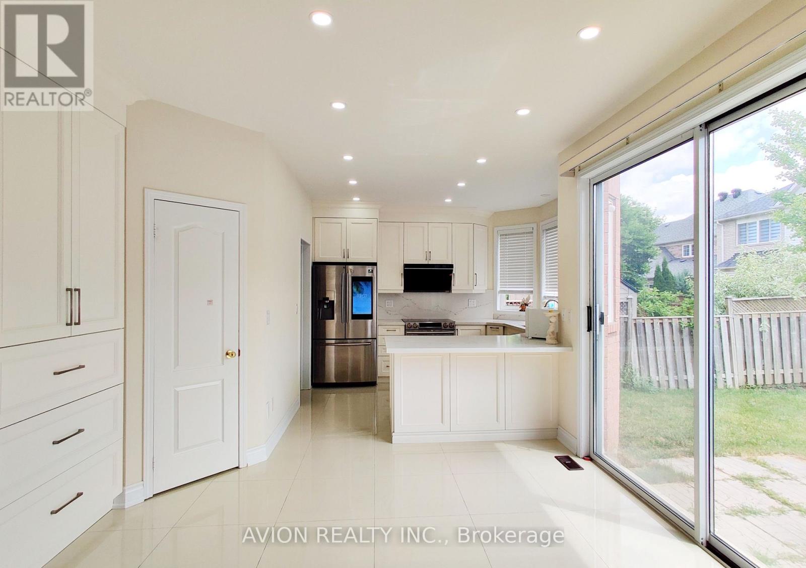 17 Staffordshire Lane, Markham, Ontario  L6C 2M8 - Photo 12 - N12176260