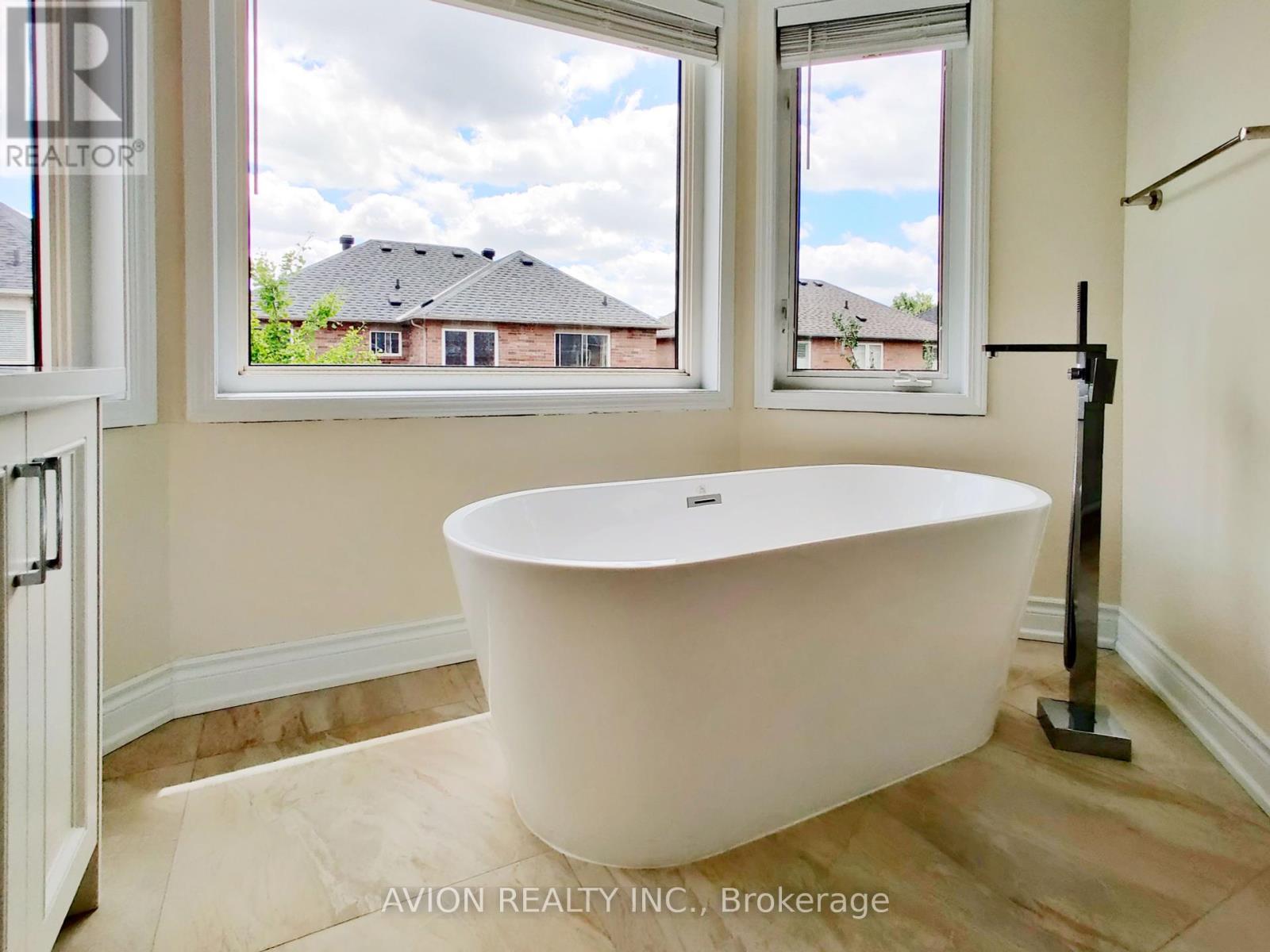 17 Staffordshire Lane, Markham, Ontario  L6C 2M8 - Photo 20 - N12176260