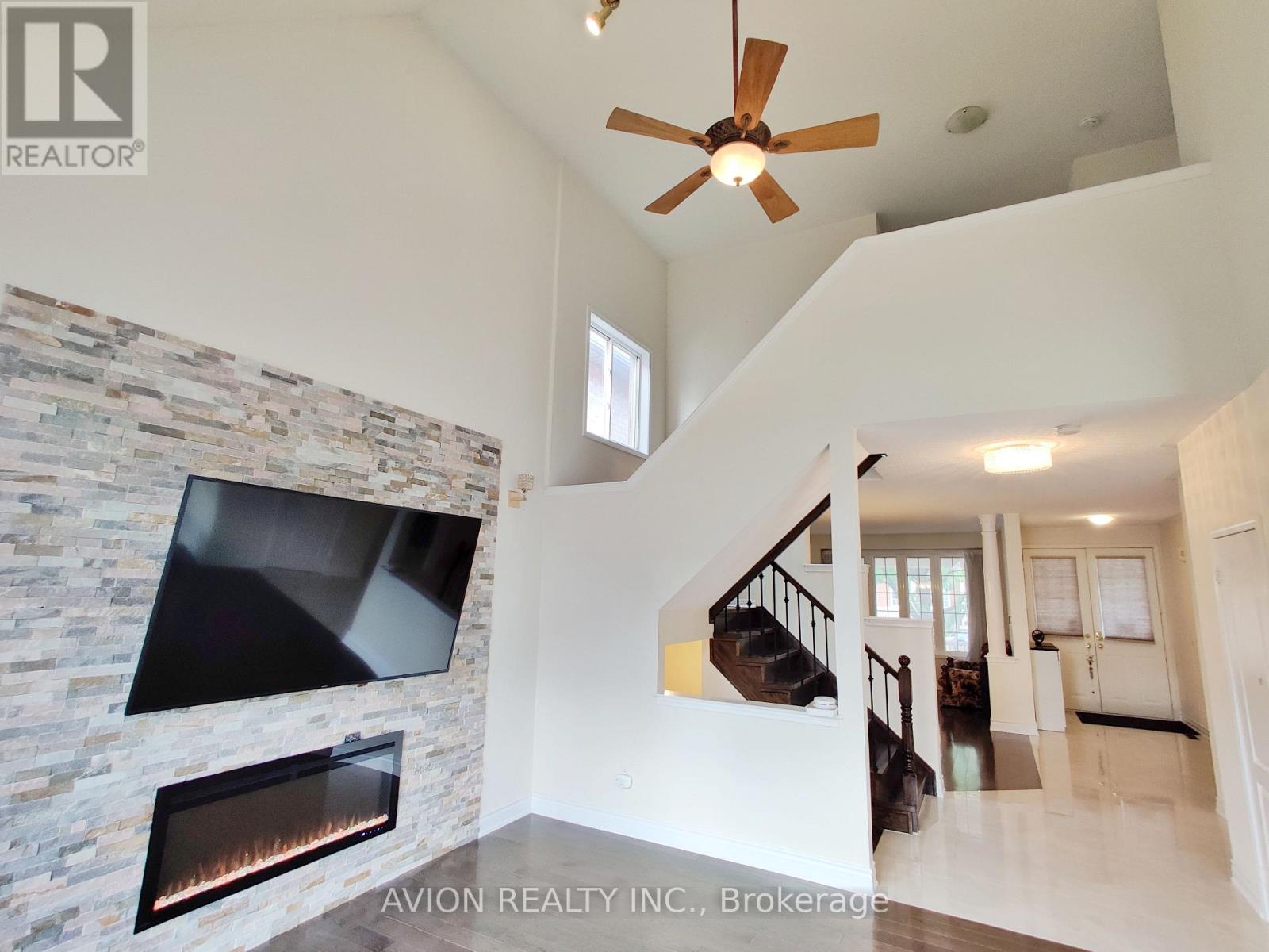 17 Staffordshire Lane, Markham, Ontario  L6C 2M8 - Photo 6 - N12176260