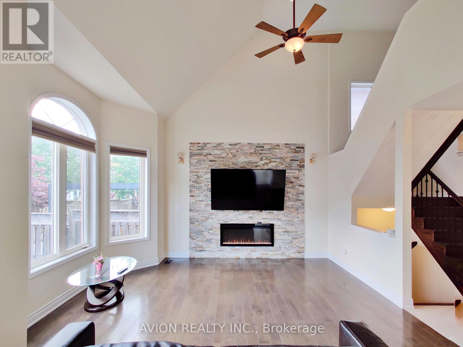 17 Staffordshire Lane, Markham, Ontario  L6C 2M8 - Photo 7 - N12176260