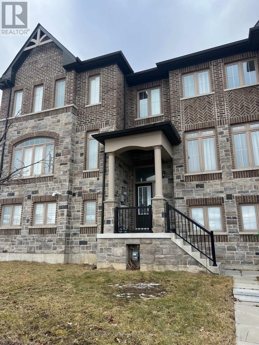 123 BEECHBOROUGH CRESCENT, East Gwillimbury, Ontario