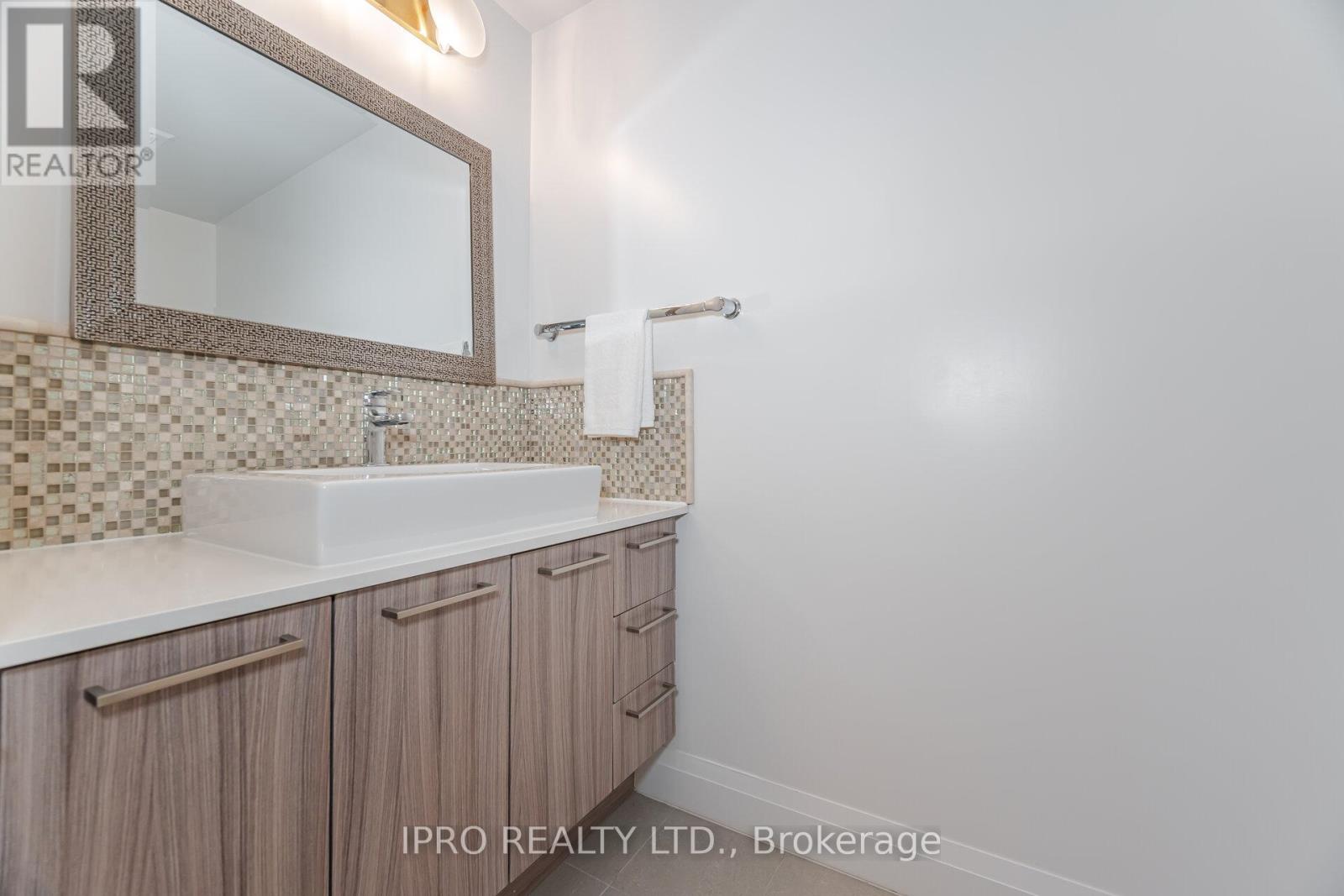Unit #327 - 4800 Highway #7 Road, Vaughan, Ontario  L4L 1H8 - Photo 26 - N12176316