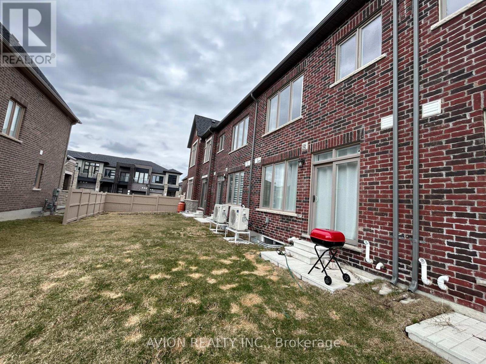 29 Percy Rye Avenue, Markham, Ontario  L6C 3K3 - Photo 12 - N12176348