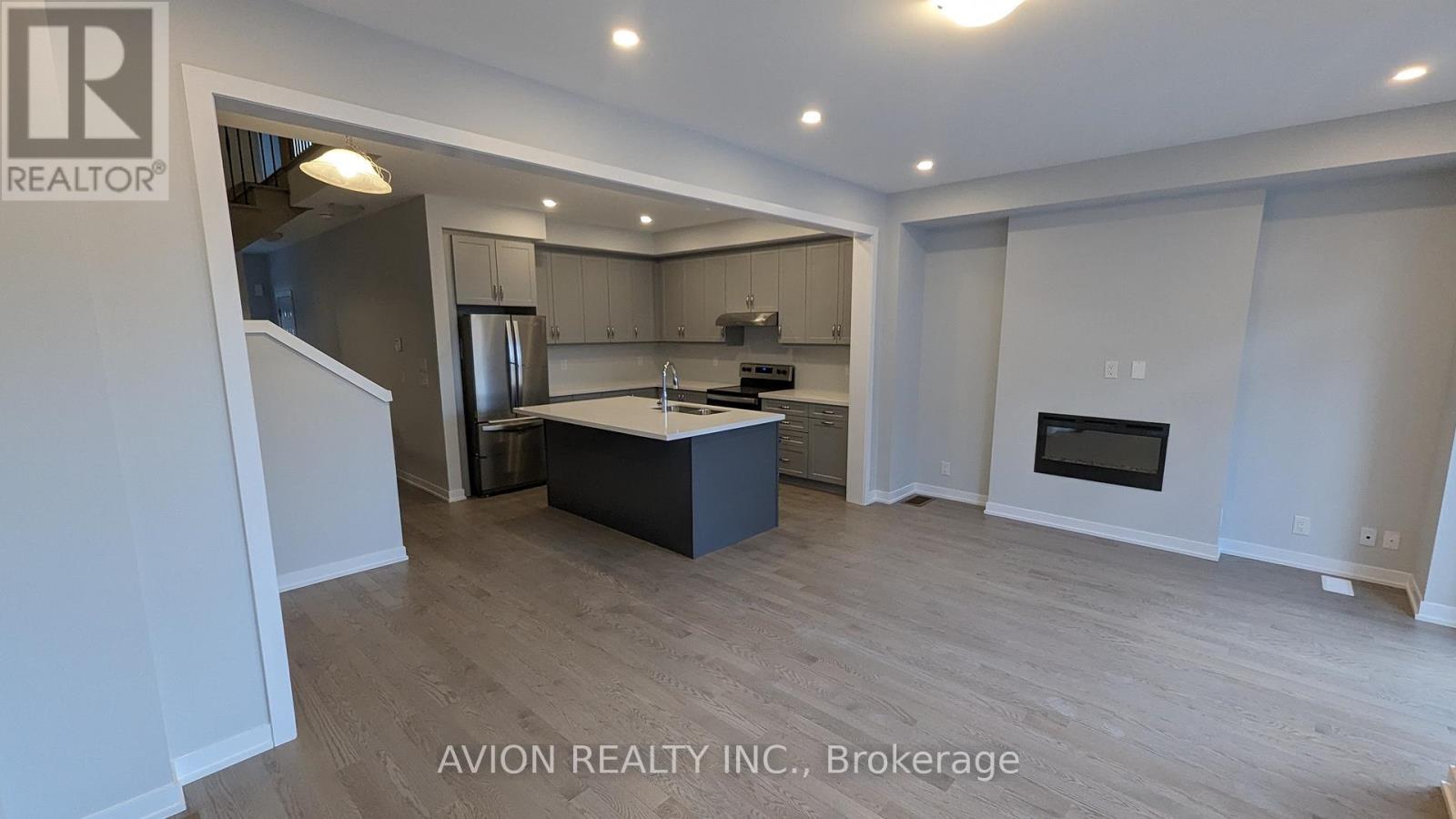 29 Percy Rye Avenue, Markham, Ontario  L6C 3K3 - Photo 2 - N12176348