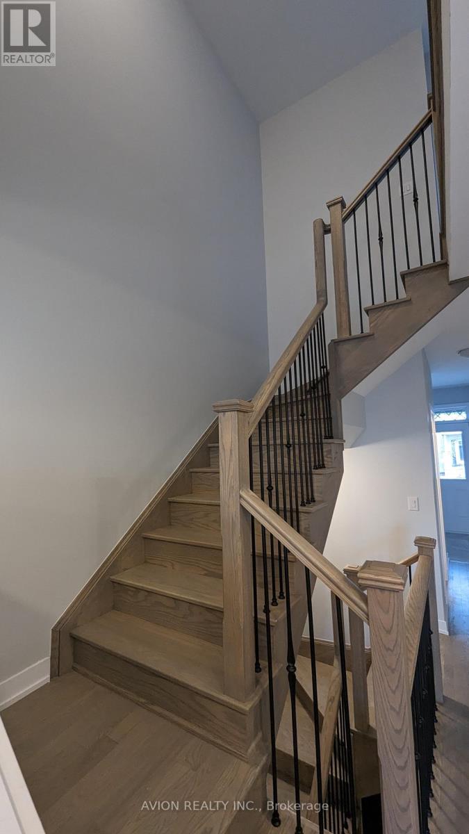 29 Percy Rye Avenue, Markham, Ontario  L6C 3K3 - Photo 5 - N12176348