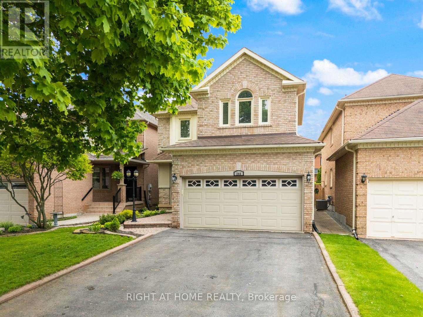 244 Rushbrook Drive, Newmarket, Ontario  L3X 2E3 - Photo 2 - N12176442