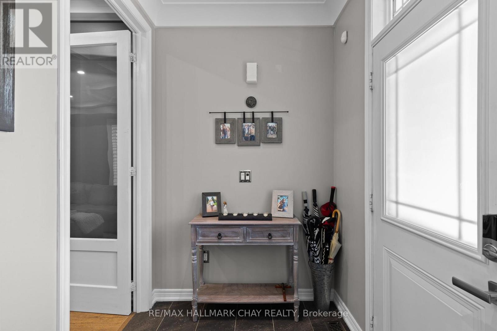 76 Cauthers Crescent, New Tecumseth, Ontario  L9R 0L2 - Photo 5 - N12176481
