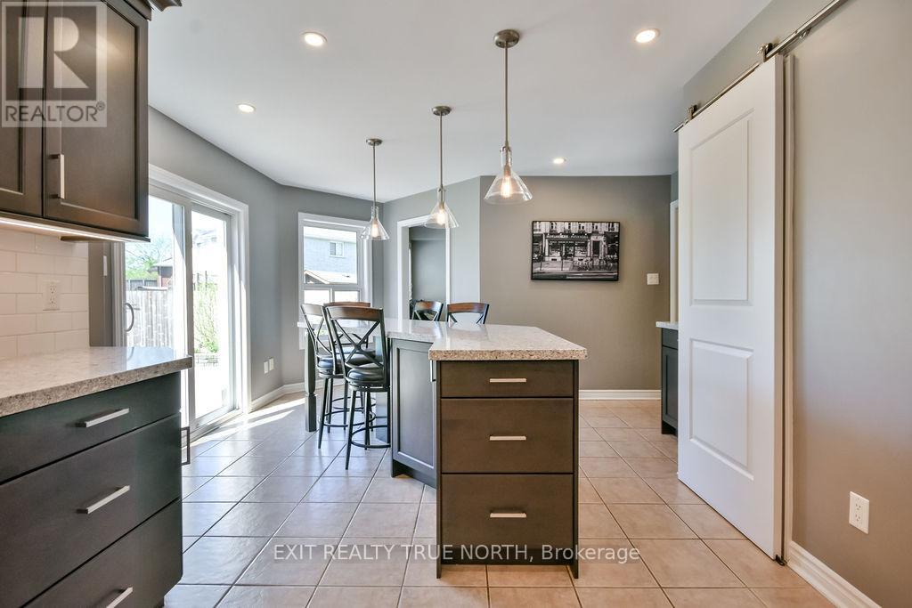5 Newberry Court, Barrie, Ontario  L4N 0M9 - Photo 14 - S12176270