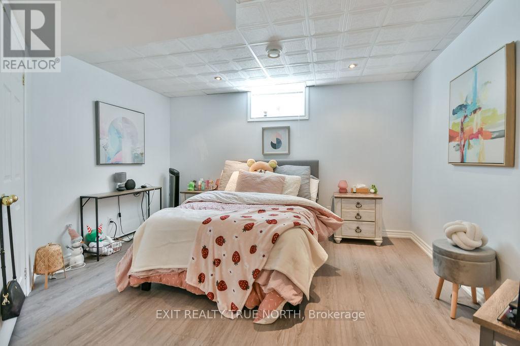 5 Newberry Court, Barrie, Ontario  L4N 0M9 - Photo 34 - S12176270