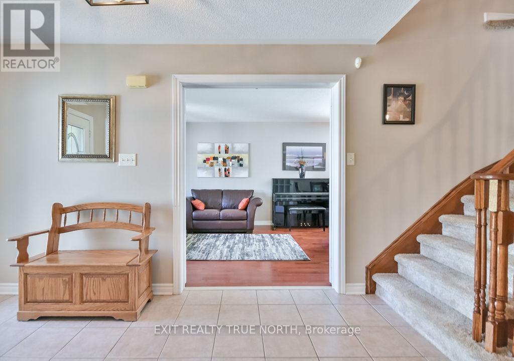 5 Newberry Court, Barrie, Ontario  L4N 0M9 - Photo 7 - S12176270