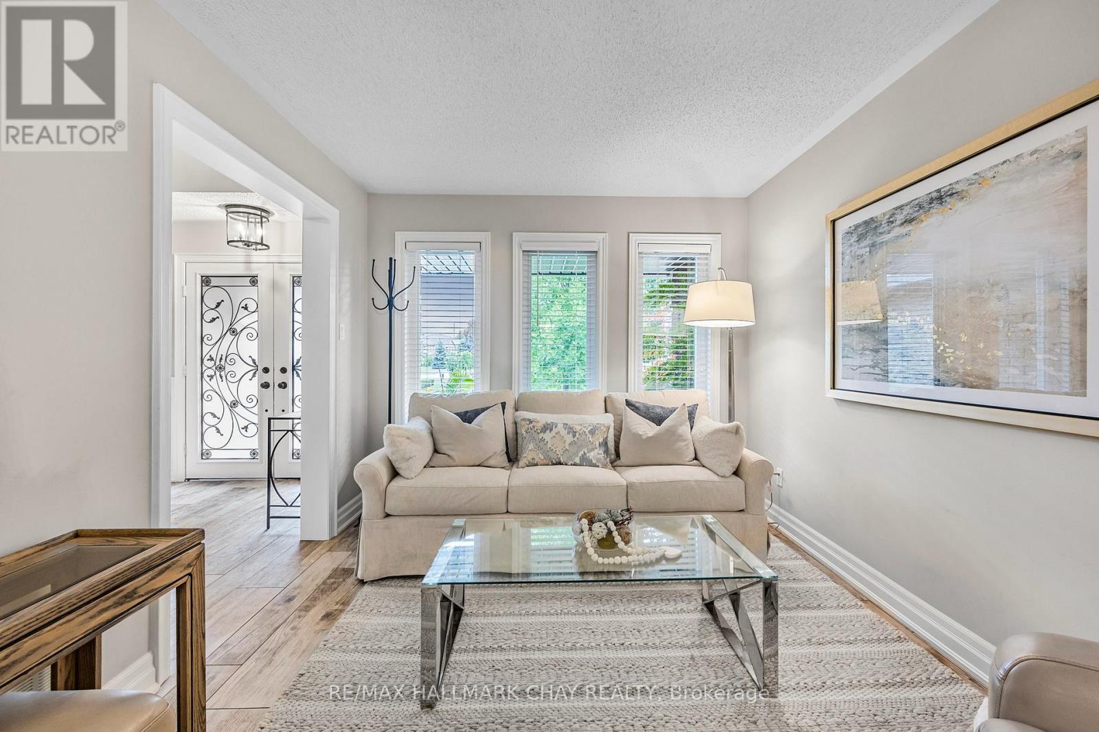 15 Cityview Circle, Barrie, Ontario  L4N 7V2 - Photo 8 - S12176297