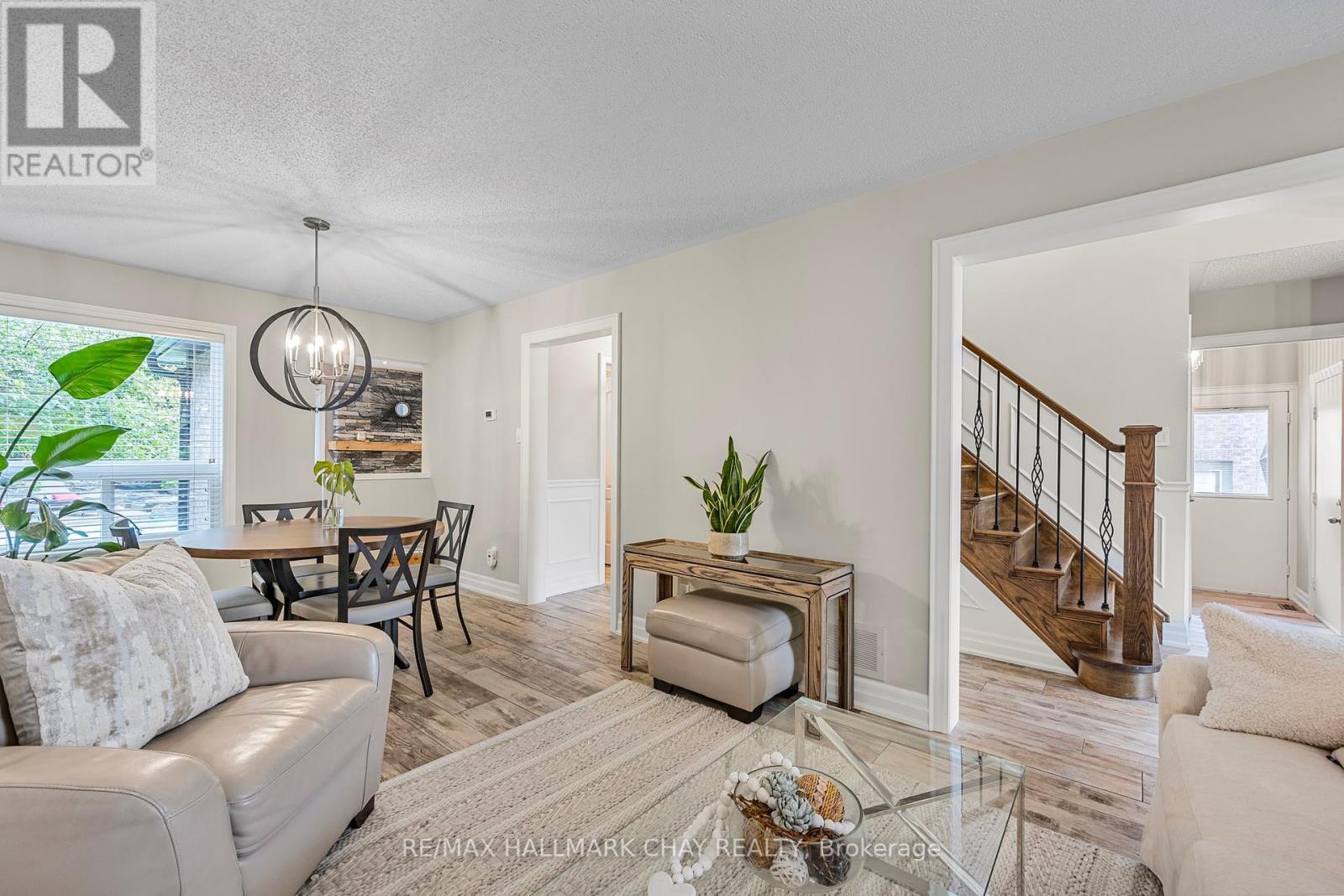 15 Cityview Circle, Barrie, Ontario  L4N 7V2 - Photo 9 - S12176297