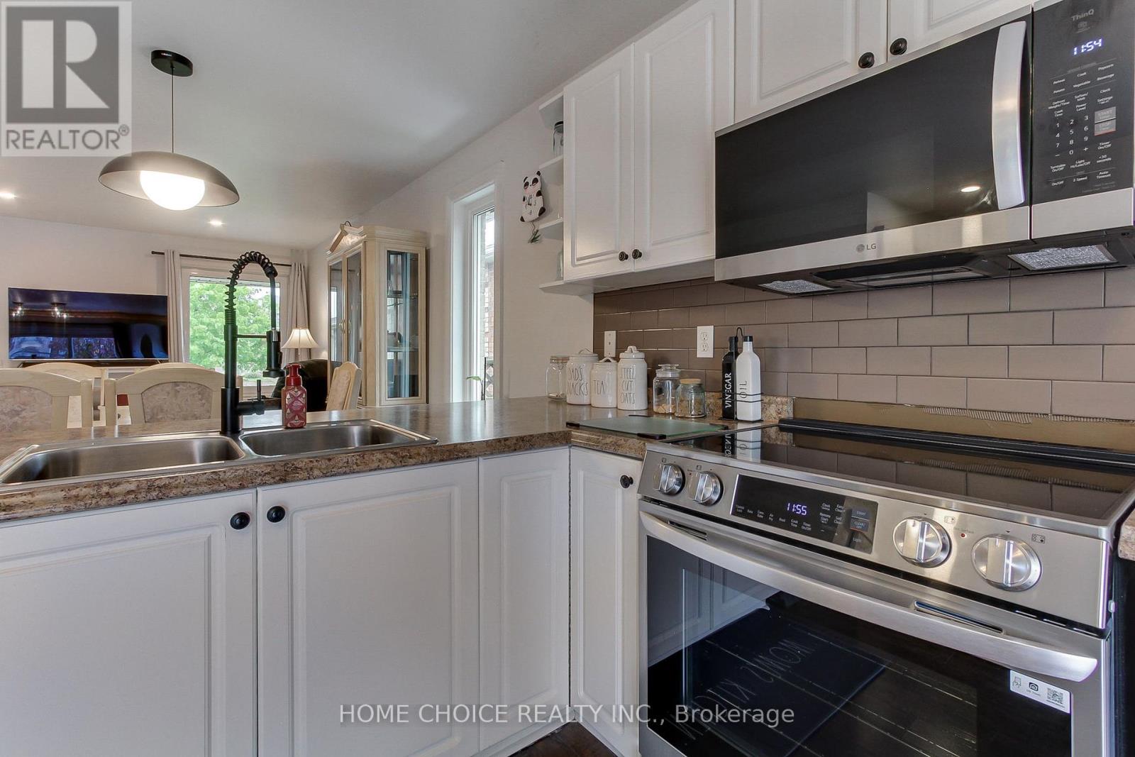 117 Monique Crescent W, Barrie (East Bayfield), Ontario  L4M 6Y5 - Photo 21 - S12176324