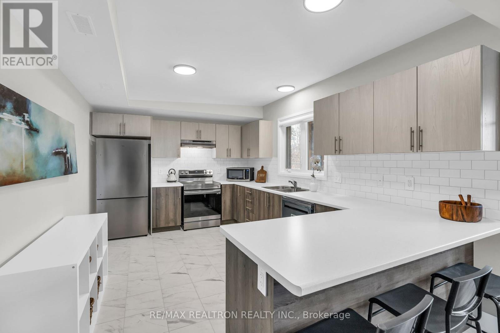 99 Franklin Trail, Barrie, Ontario  L9J 0J1 - Photo 44 - S12176359